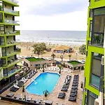 Seaside - Pool & شقة *