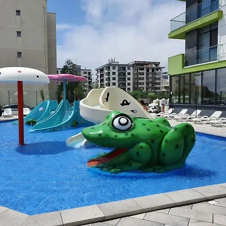 Seaside - Pool & Apartmán *