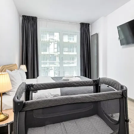 Seaside - Pool & דירה *