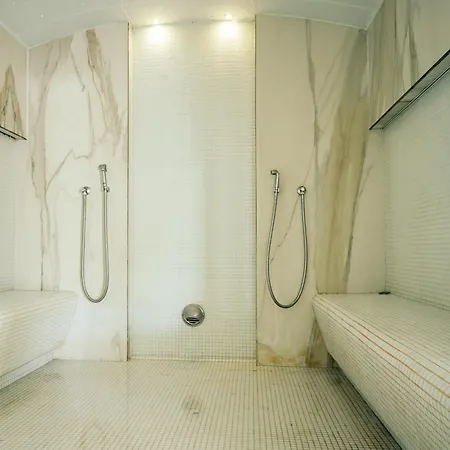 Seaside - Pool & Apartmán Năvodari