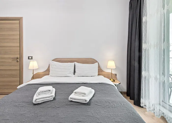 Seaside - Pool & 아파트